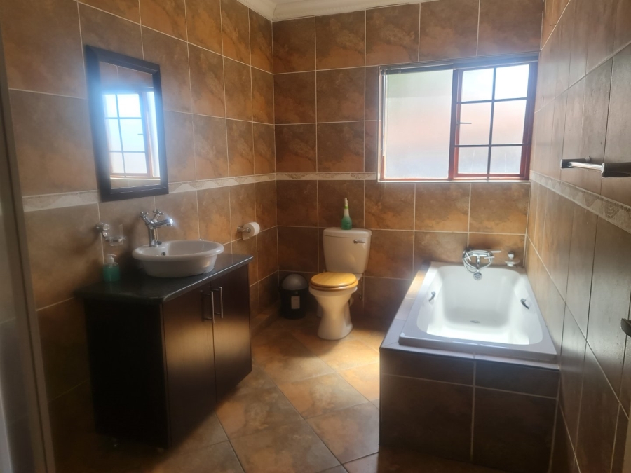 4 Bedroom Property for Sale in Safari Gardens North West